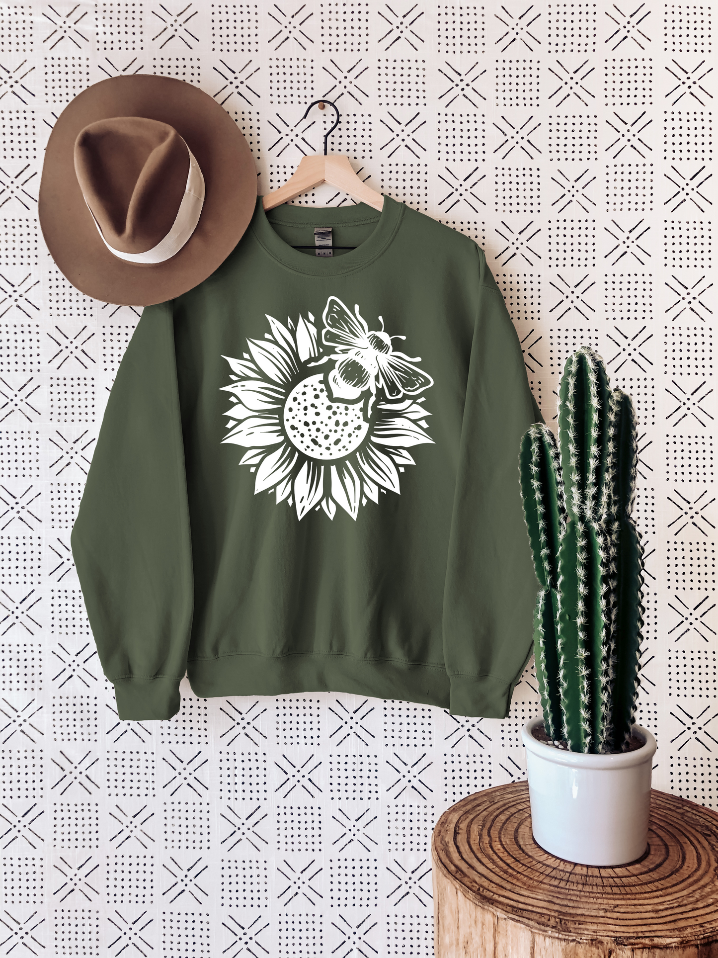 Bee & Sunflower Sweatshirt Ethical Earth Store
